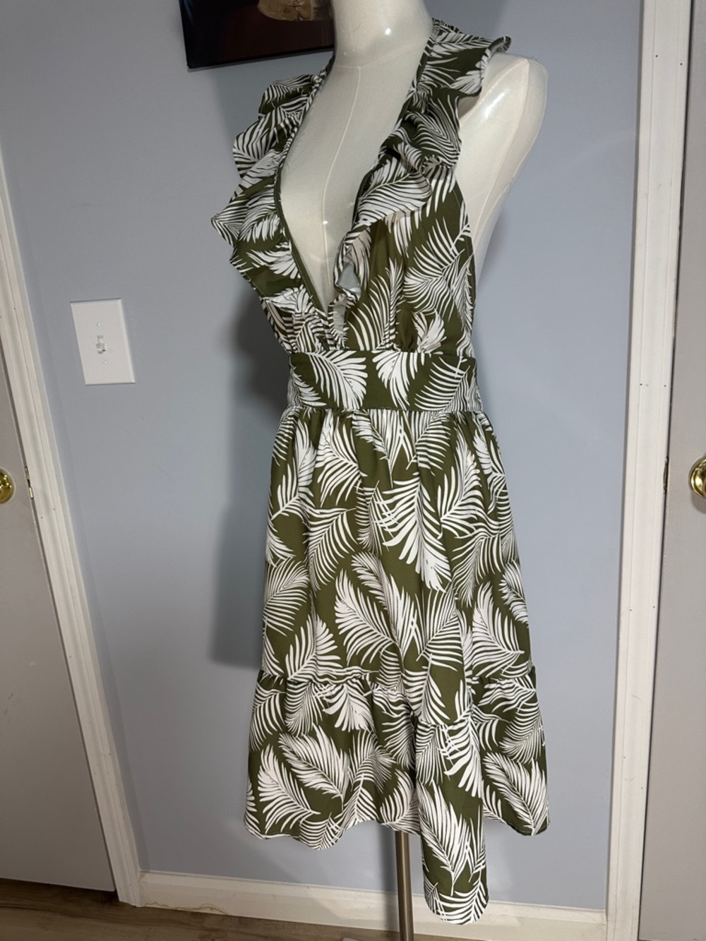 Sleeveless Olive Green Tropical Print Ruffle Dress